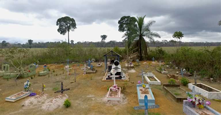 Soy growers often expropriates land that is valuable and in use by rural communities in Amazonia. Small plots of subsistence agriculture, football pitches, school and churches all have been converted to soy plantations, without violating the ASM and despite community objections. This rural cemetery in the district of Santarém narrowly escaped that fate, but is now surrounded by soy. Photo: Mayangdi Inzaulgarat