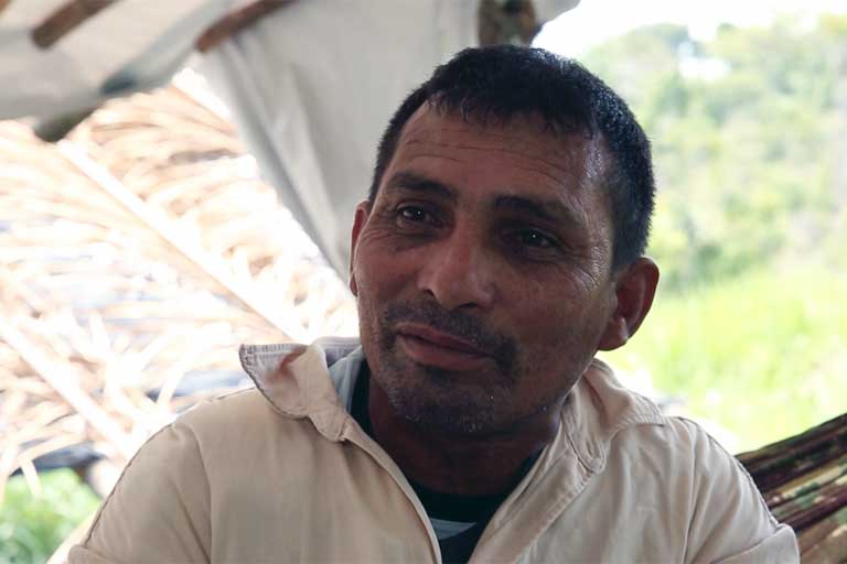 Aloisio Sampaio, a trade unionist known as Alenquer, the primary leader of the KM Mil landless peasant occupation: “They [the land thieves] want to get rid of me. They make threats against me on television, on radio, in the market, at home. I’ve got used to it. They don’t frighten me. And it won’t help them to kill me. We’ve trained various leaders along the BR-163. If they kill me, someone else will take my place.” Photo: Thais Borges