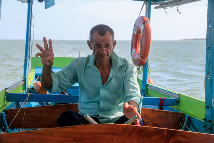 Fisherman Rio Francisco oil threat
