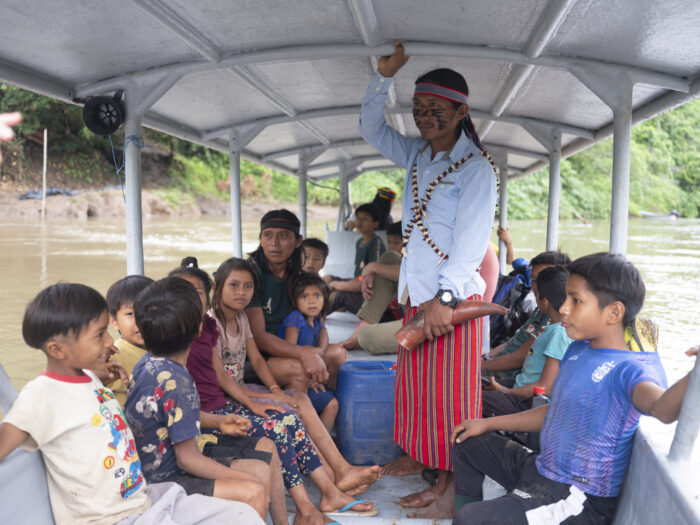 An outing on the solar canoe in Wayusetsa. Kanua Festival