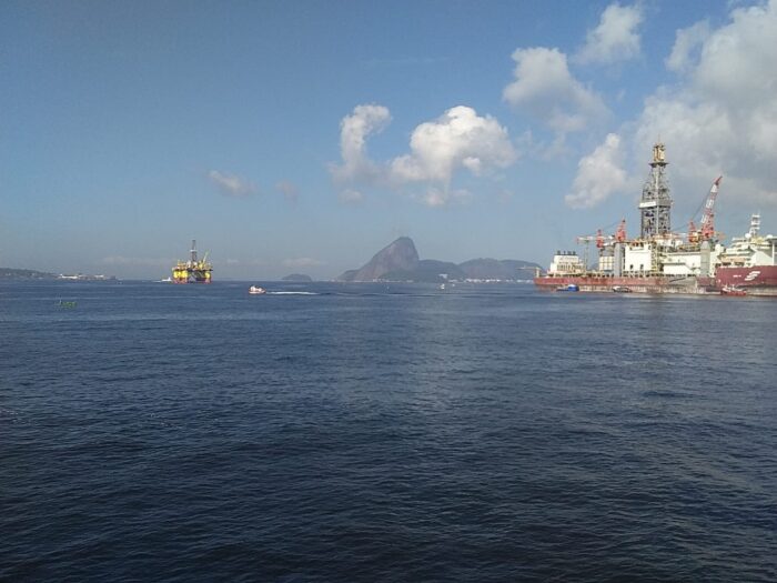 Platform ship and an oil rig parked in Guanabara Bay. Carlos Tautz
