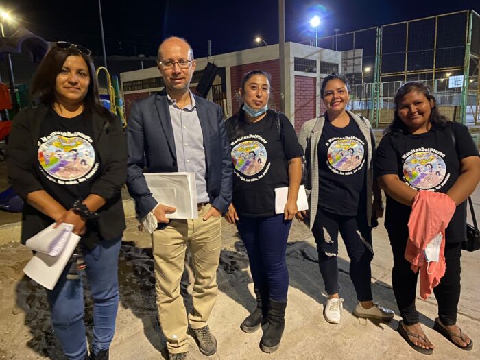 Mamitas del Plomo with Dr Marcos Orellana, Arica, April 2022. Photo: Mamitas del Plomo