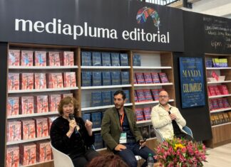 Jenny Pearce and co-author Juan David Velasco Montoya introducing ¿Quién manda en Colombia? in Bogotá, 2026